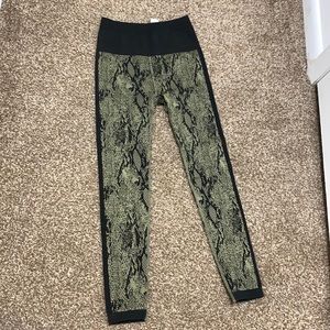 Brand new fabletics exercise leggings!